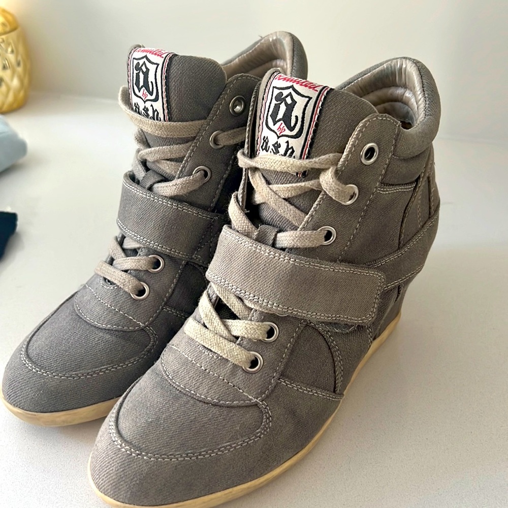 ASH wegde sneaker in light grey canvas